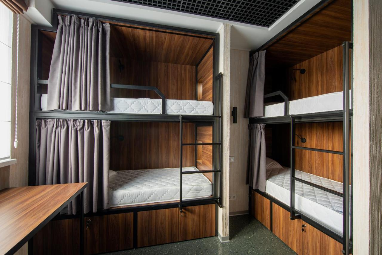 Misto Capsule Hotel Kiew Exterior foto