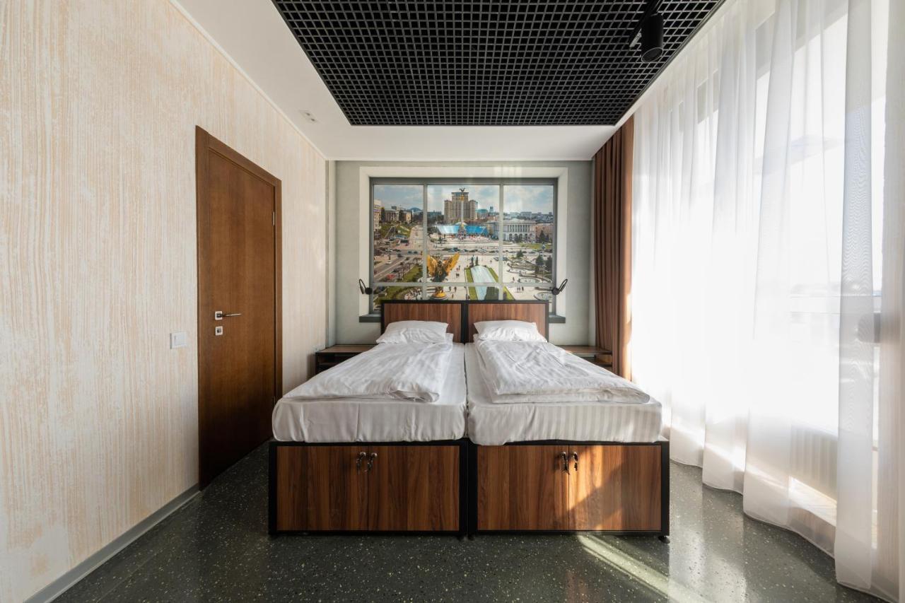 Misto Capsule Hotel Kiew Exterior foto