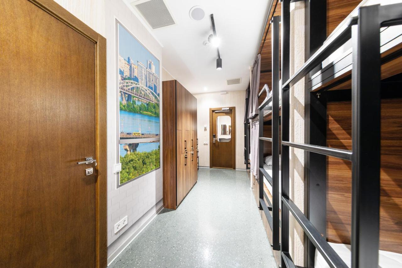 Misto Capsule Hotel Kiew Exterior foto