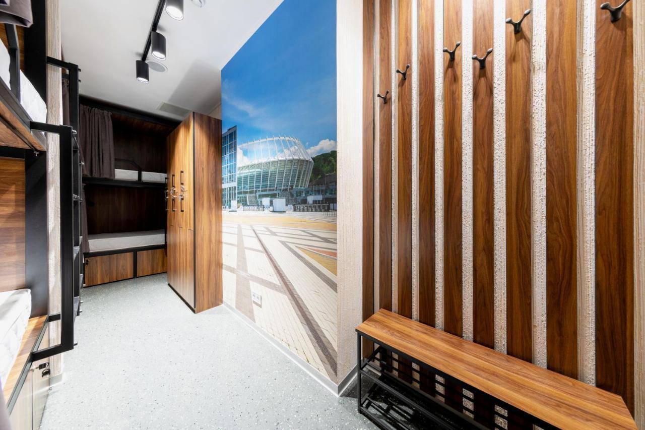 Misto Capsule Hotel Kiew Exterior foto