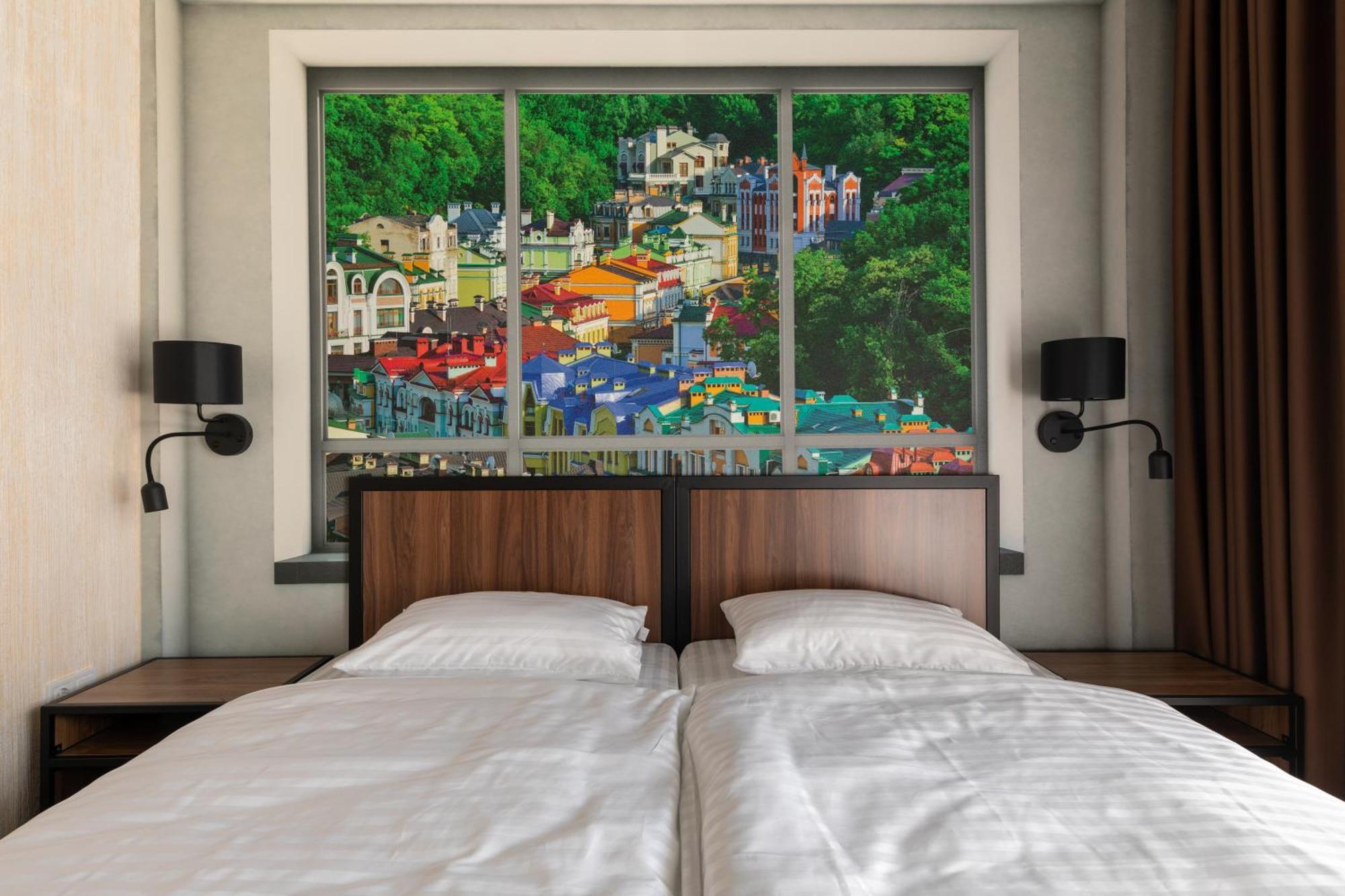 Misto Capsule Hotel Kiew Exterior foto