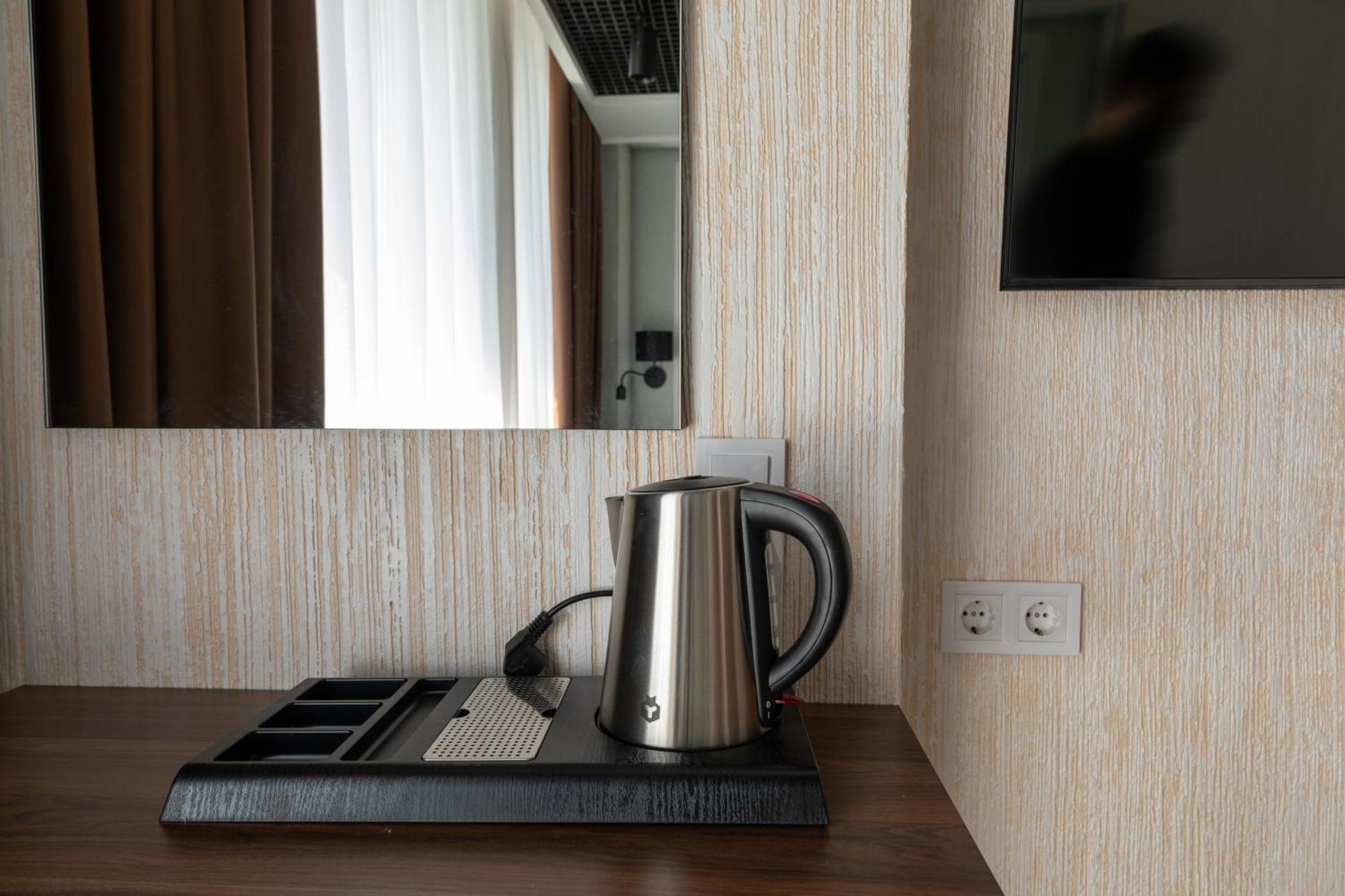 Misto Capsule Hotel Kiew Exterior foto