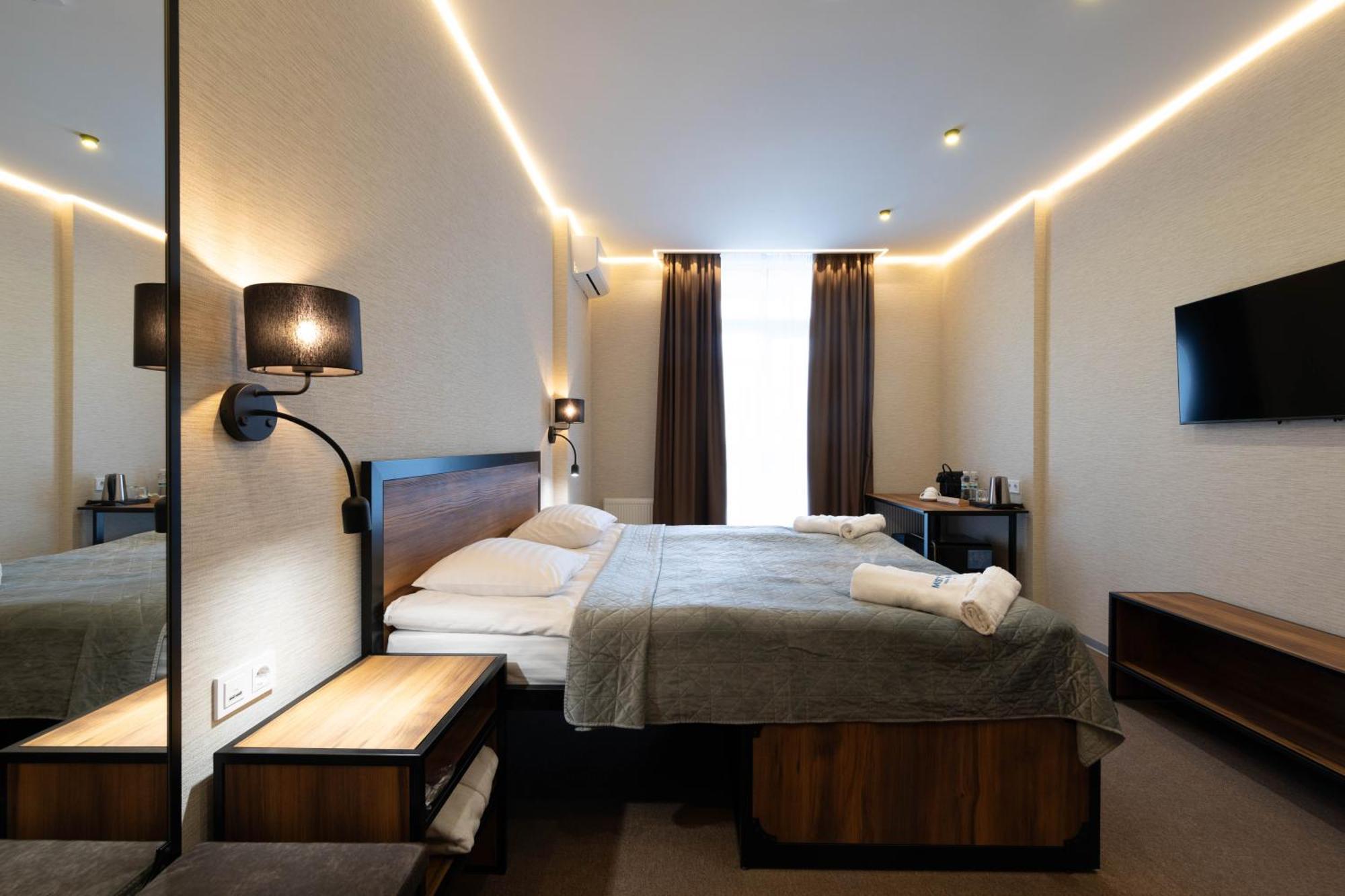 Misto Capsule Hotel Kiew Exterior foto